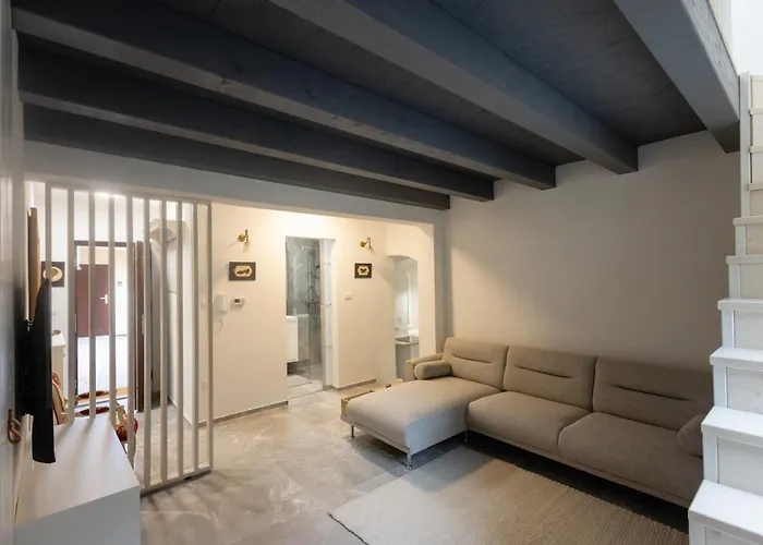 Karlovska Duplex Urban 아파트 *