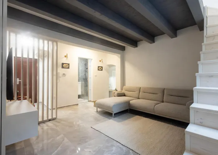 아파트 Karlovska Duplex Urban *