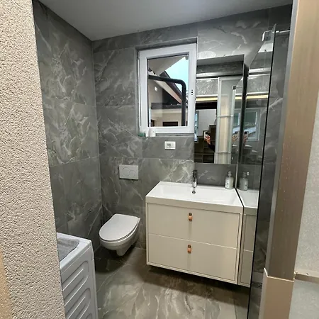 Karlovska Duplex Urban Apartament Lublana