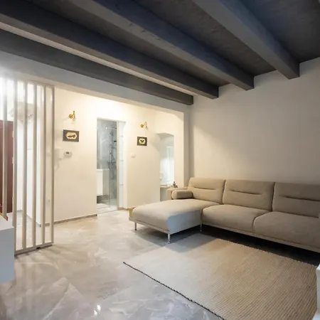 Apartment Karlovska Duplex Urban *